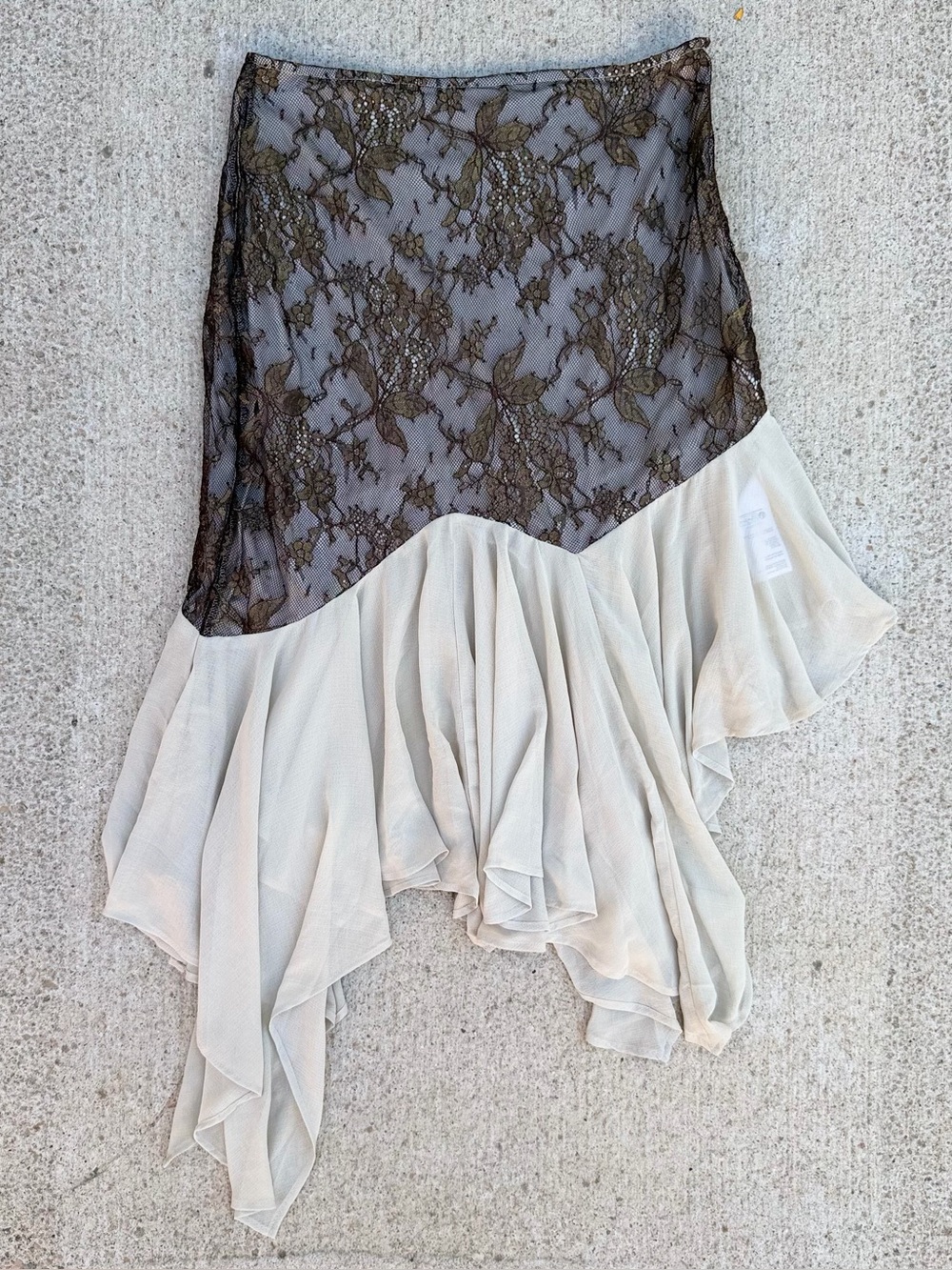 Urban Outfitters Kimchi Blue Lavinia Lace Asymmetrical Skirt Small Fairycore EUC